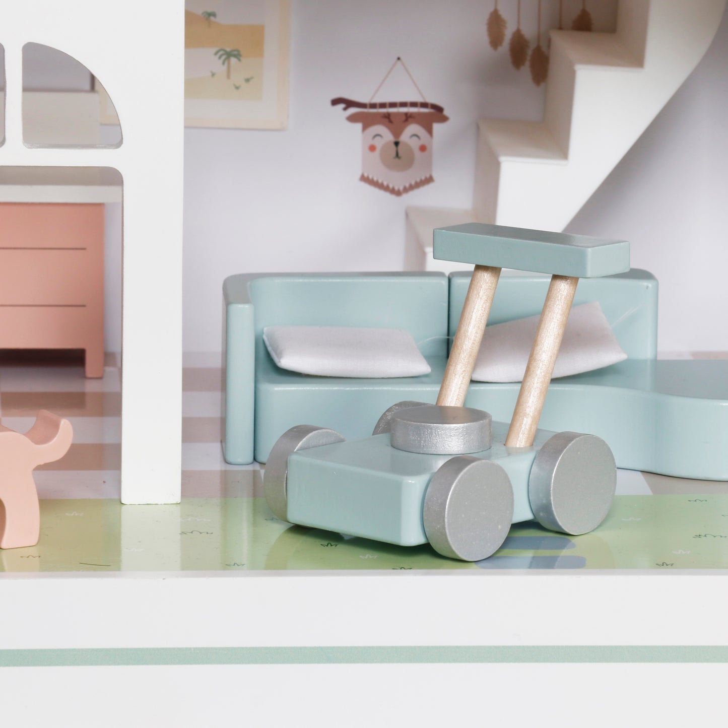 DREVENA KUĆICA ZA LUTKE LUMI SA FUNKCIJOM PRIČANJA PRIČE